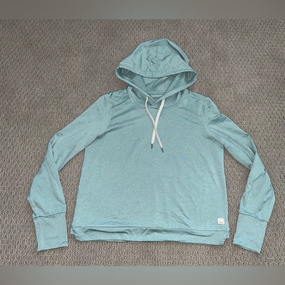 Vuori Tops - Vuori Halo Essential Hoodie
Sea Spray
Soft Dreamknit
Size Small